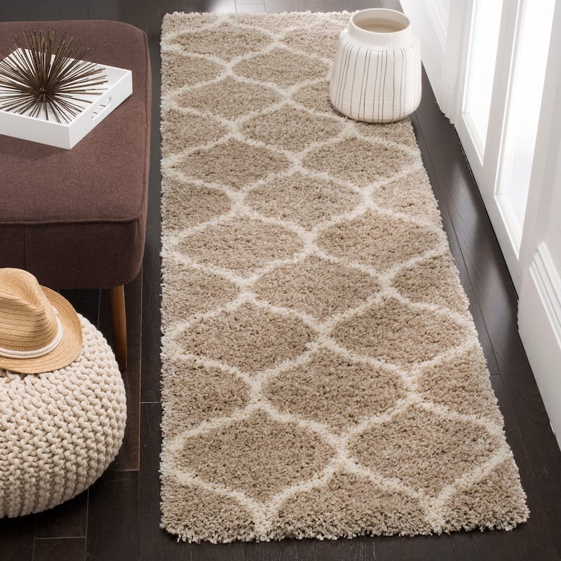 SAFAVIEH Hudson Shag Pushpa Trellis 2-inch Thick Area Rug - 2'3" x 10' Runner - Beige/Ivory
