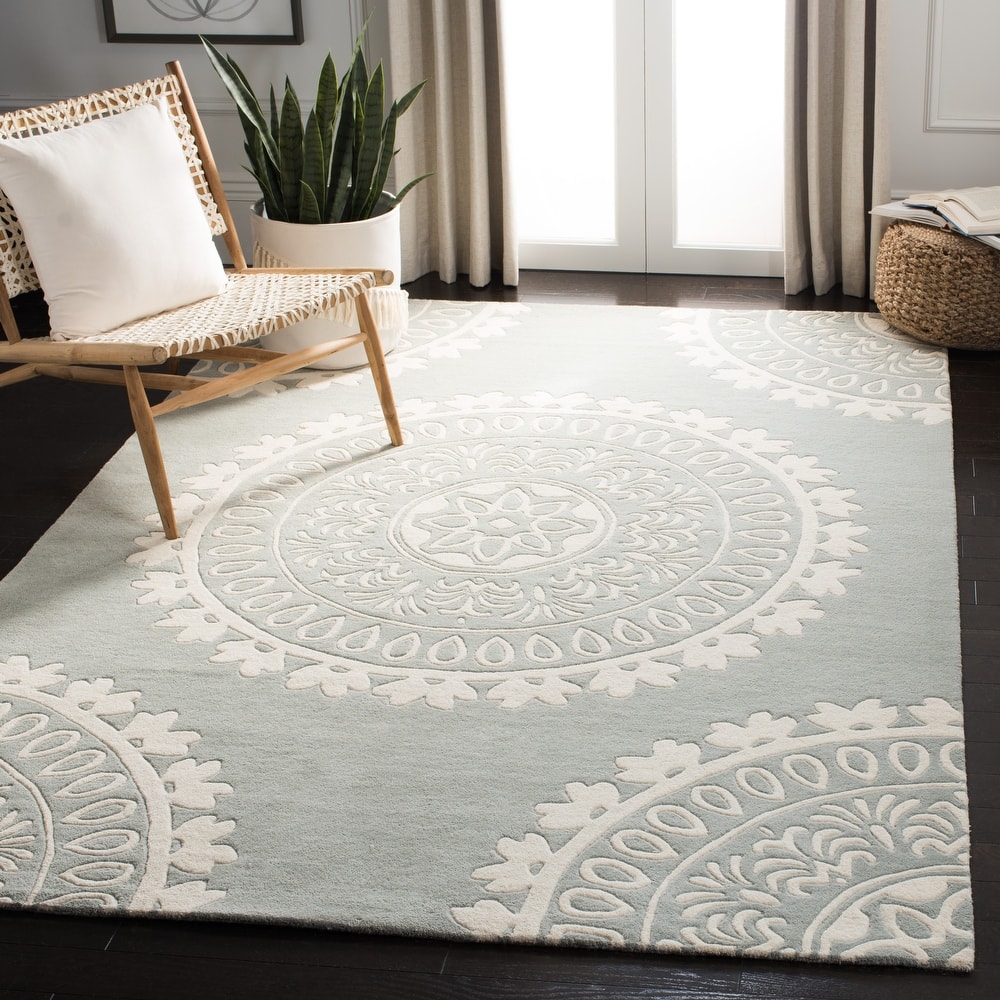 SAFAVIEH Handmade Bella Heerine Modern Floral Wool Rug