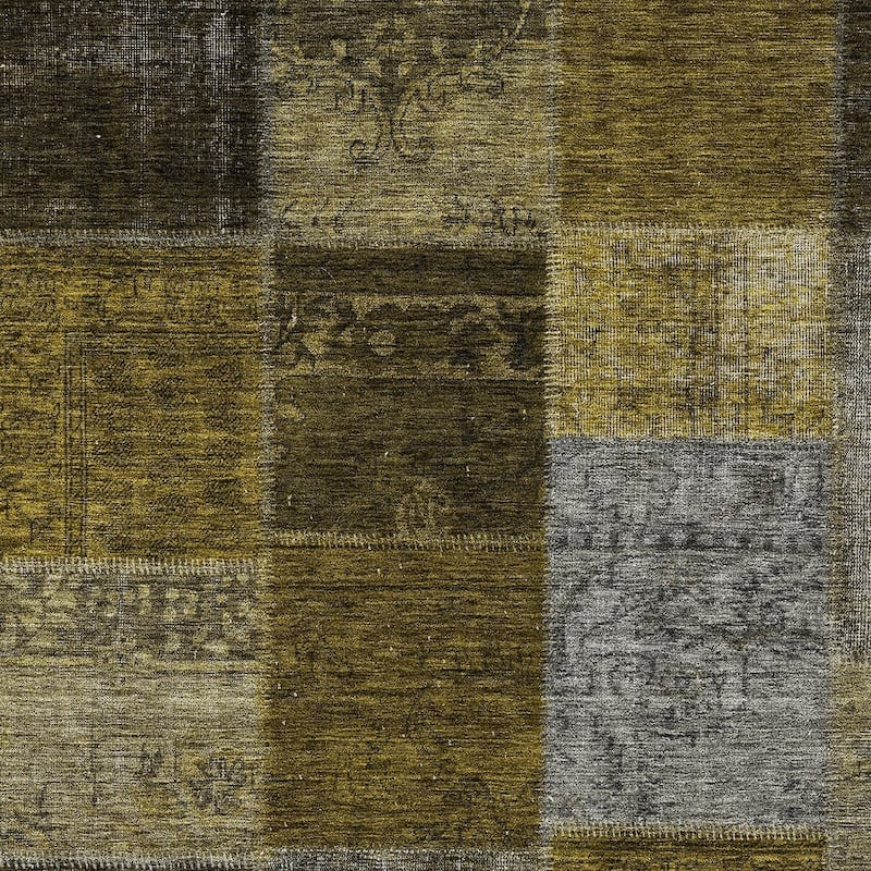 HomeRoots Patchwork Transitional Rectangle Outdoor Rug
