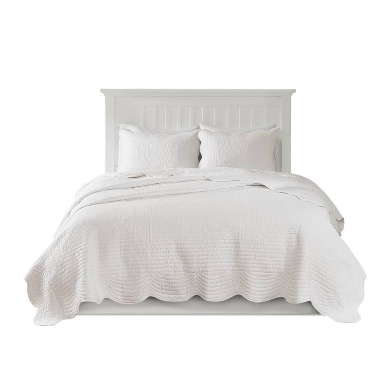 3 Piece Reversible Scalloped Edge Quilt Set White Full/Queen