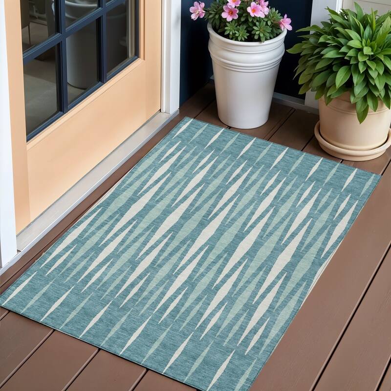 HomeRoots Geometric Transitional Rectangle Outdoor Rug - 3' x 5'