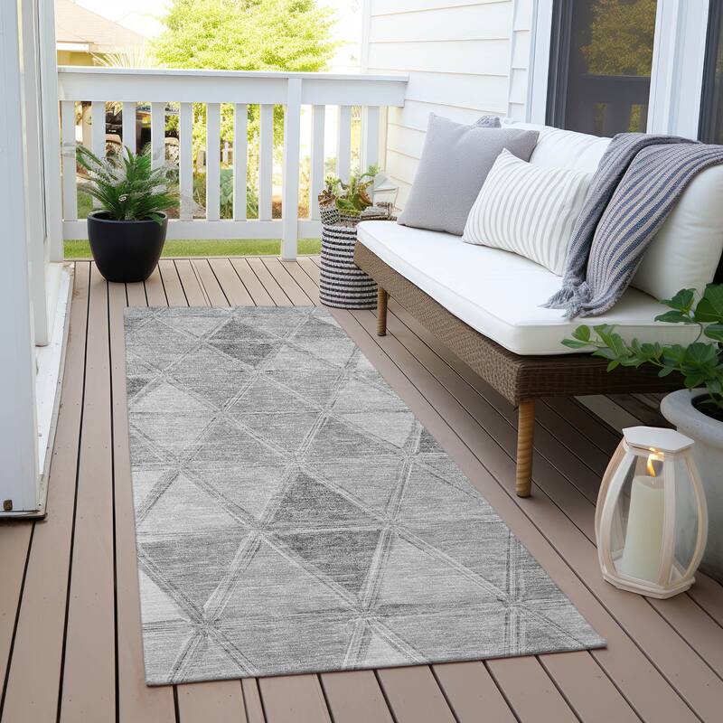 Machine Washable Indoor/ Outdoor Chantille Modern Diamonds Rug