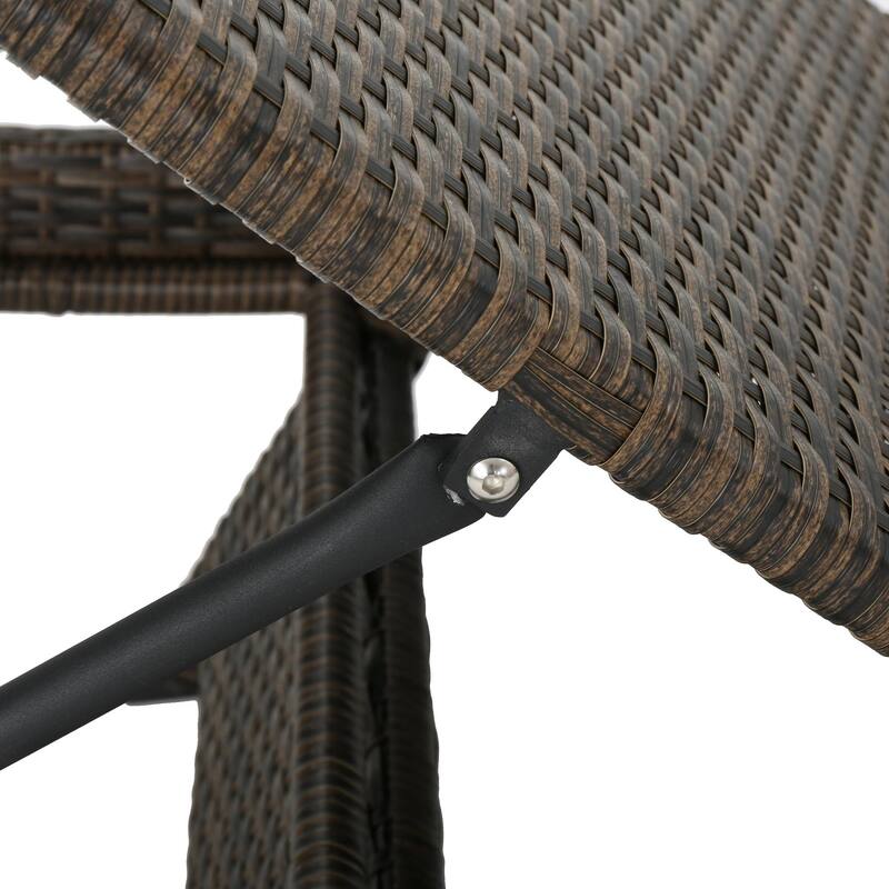 Modern Outdoor Aluminum Frame Wicker Recliner