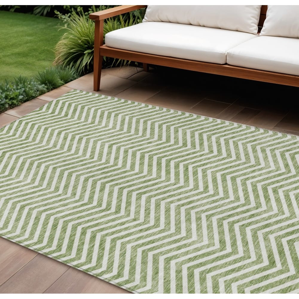 HomeRoots Chevron Transitional Rectangle Outdoor Rug