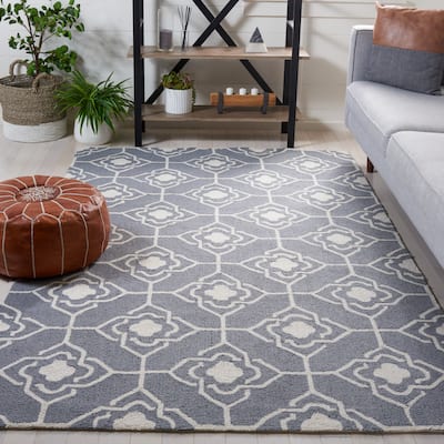SAFAVIEH, Handmade Four Seasons Crescentia Floral Rug
