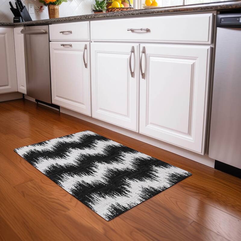 Premium Washable Super Soft Farmhouse Chevron Mayfield Rug - Black - 1'8" x 2'6"