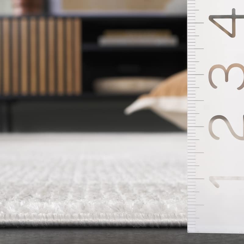 SAFAVIEH Hanna Vanina Modern Contemporary Rug