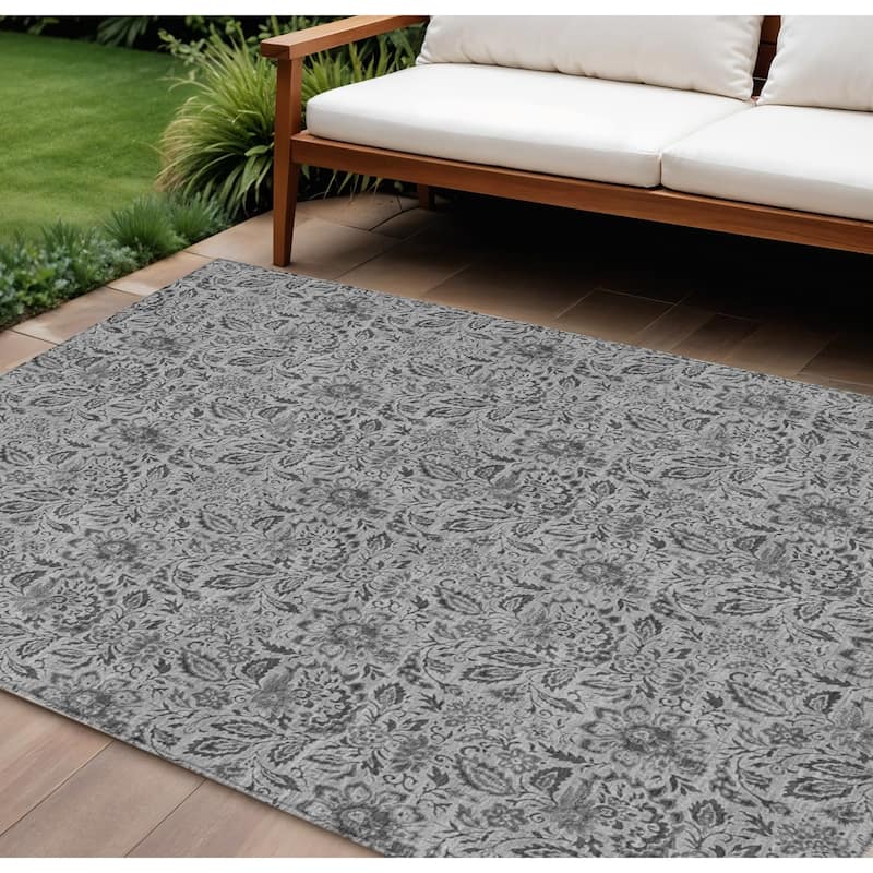 HomeRoots Floral Transitional Rectangle Outdoor Rug - 9' X 12'