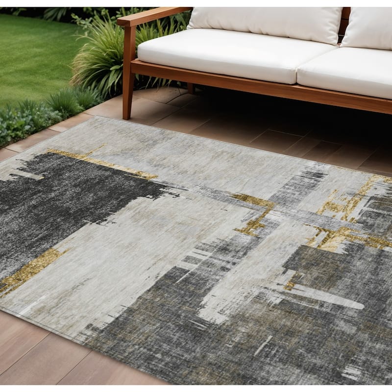 HomeRoots Abstract Traditional Rectangle Outdoor Rug - 9' X 12'