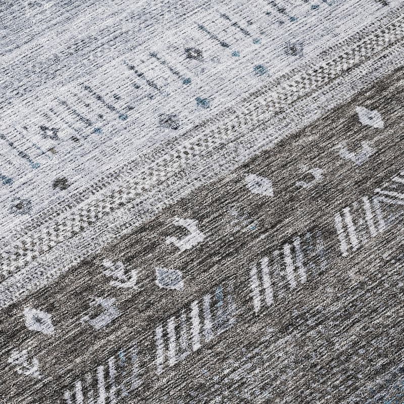 Machine Washable Indoor/ Outdoor Modern Global Chantille Rug