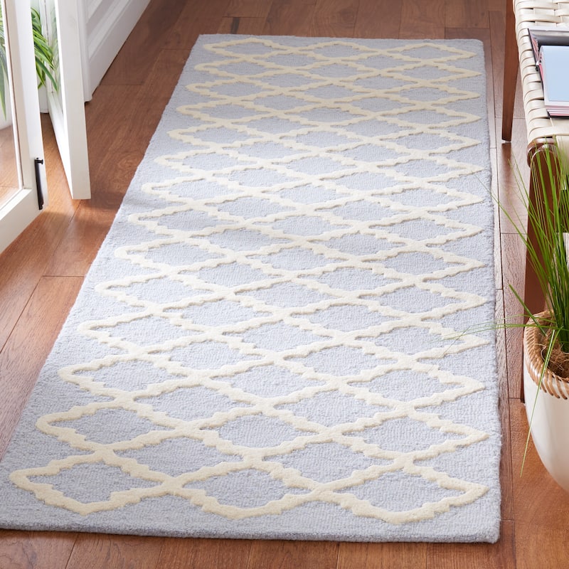 SAFAVIEH, Handmade Cambridge Reny Modern Moroccan Wool Rug - 2'6" x 6' Runner - Light Blue/Ivory