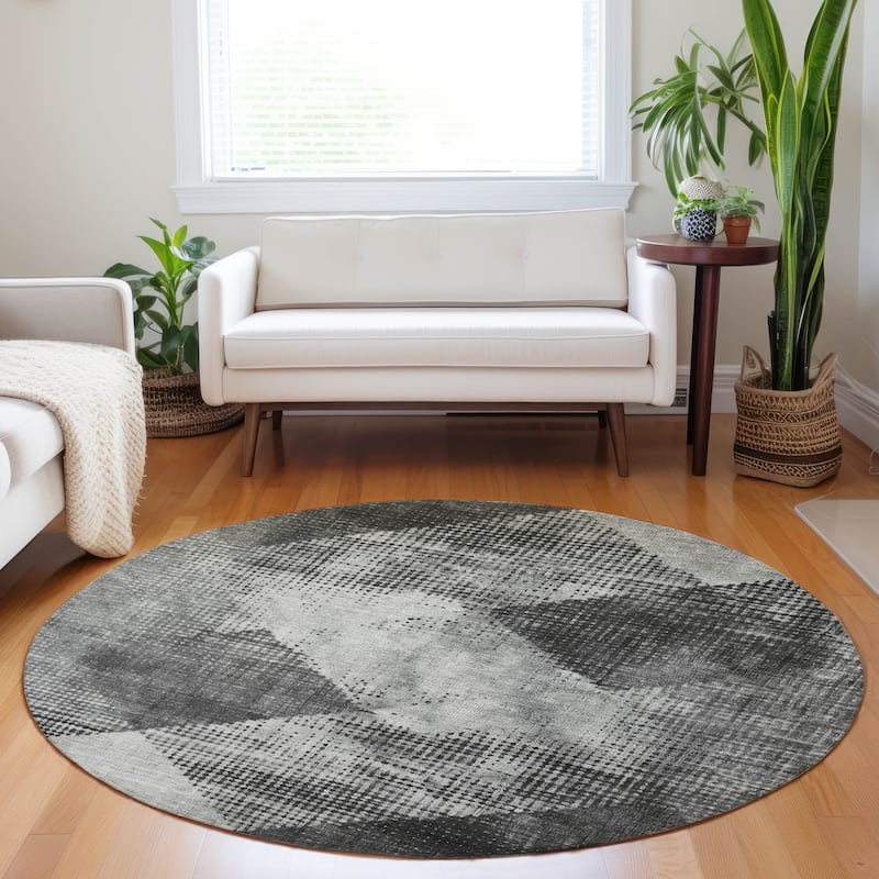 Machine Washable Indoor/ Outdoor Diamond Ombre Chantille Rug - Gray - 8' x 8'