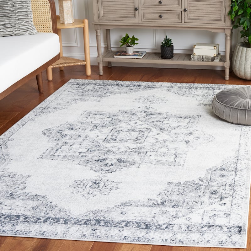 SAFAVIEH Layla Maryjo Shabby Chic Farmhouse Rug - 5'5" x 7'6" - Ivory Grey/Charcoal