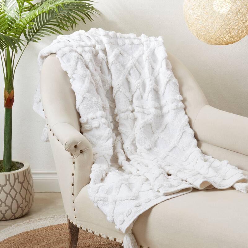 Chic Tufted Throw with Tassels