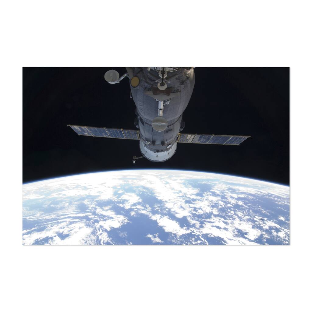 A docked Russian Soyuz spacecraft Photography Art Print/Poster