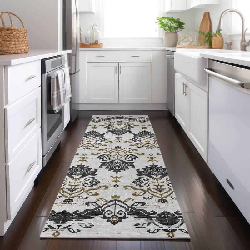 Machine Washable Indoor/ Outdoor Chantille Damask Medallion Rug