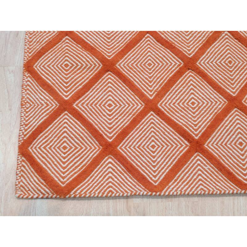 Orange Transitional Trellis Xavier Area Rug - Elegant and Timeless Design