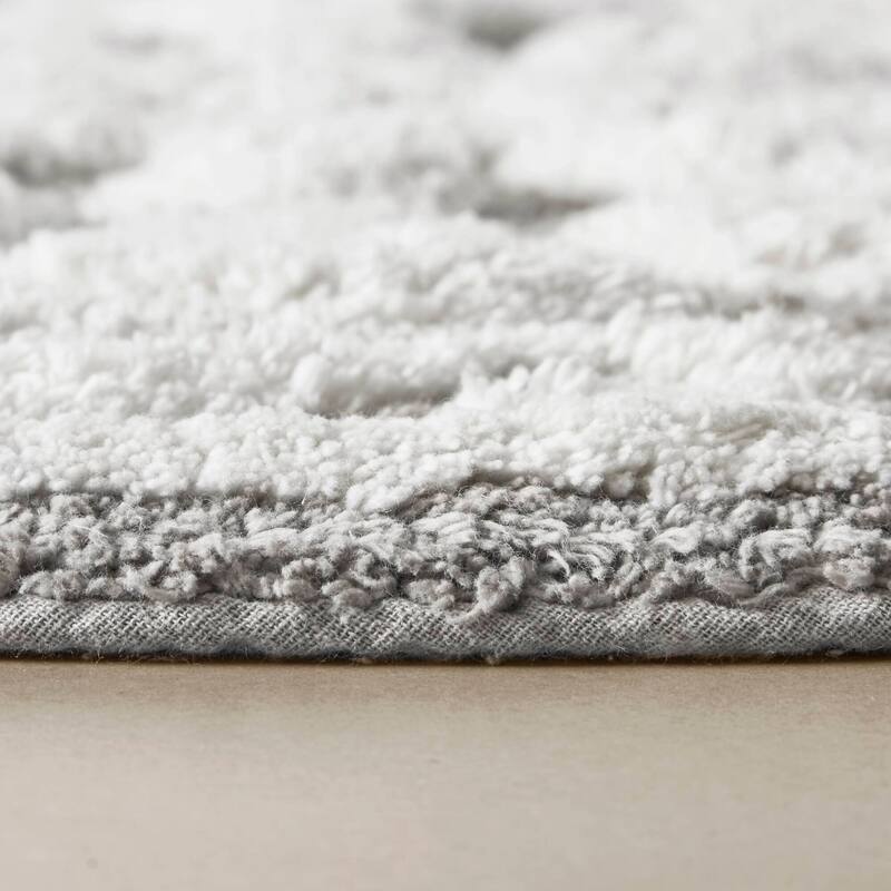1 Piece 20x30" Medallion Cotton Tufted Bath Rug
