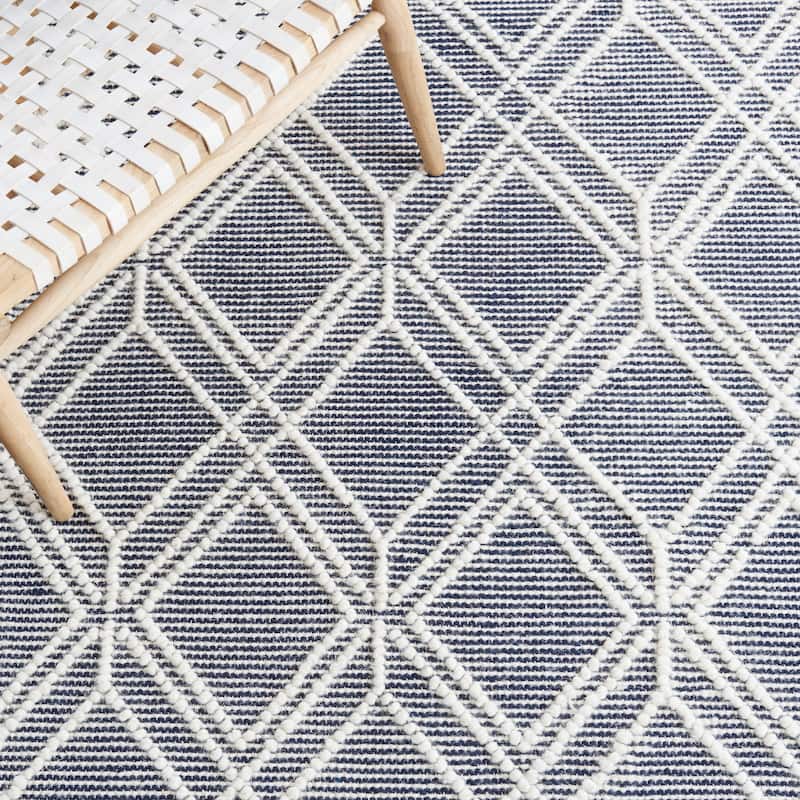 SAFAVIEH Handmade Natura Solborg Boho Wool Rug