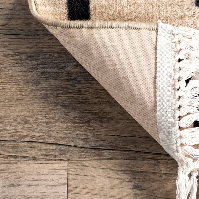 Nuloom Ivory Contemporary Cabin Chevron Moroccan Tassel Area Rug