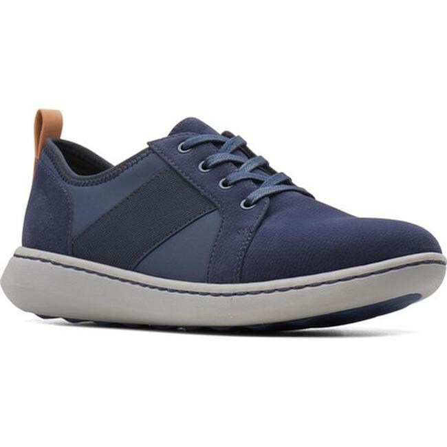 clarks step move fly