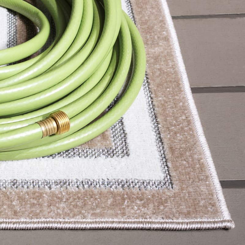 SAFAVIEH Cabana Pratima Indoor/Outdoor Waterproof Patio Backyard Rug