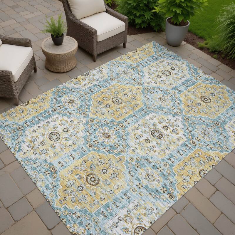 Machine Washable Indoor/ Outdoor Traditional Kiowa Chantille Rug
