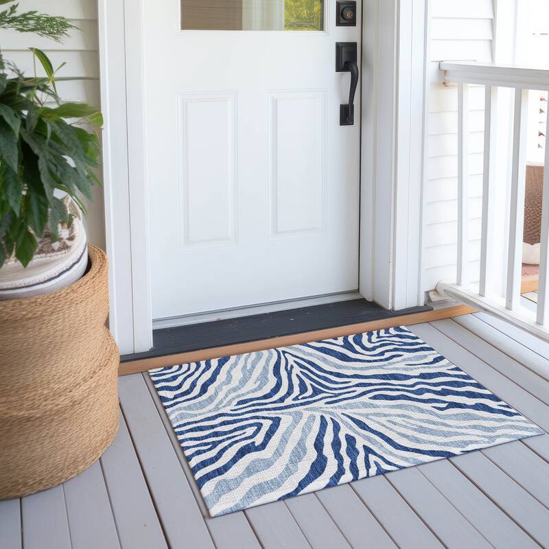 Machine Washable Indoor/ Outdoor Modern Prints Chantille Rug - Navy - 1'8" x 2'6"