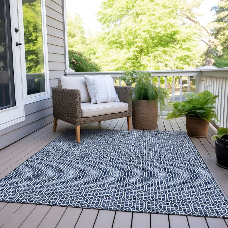 Machine Washable Indoor/ Outdoor Chantille Criss Cross Geo Rug - Navy - 2'6" x 3'10"