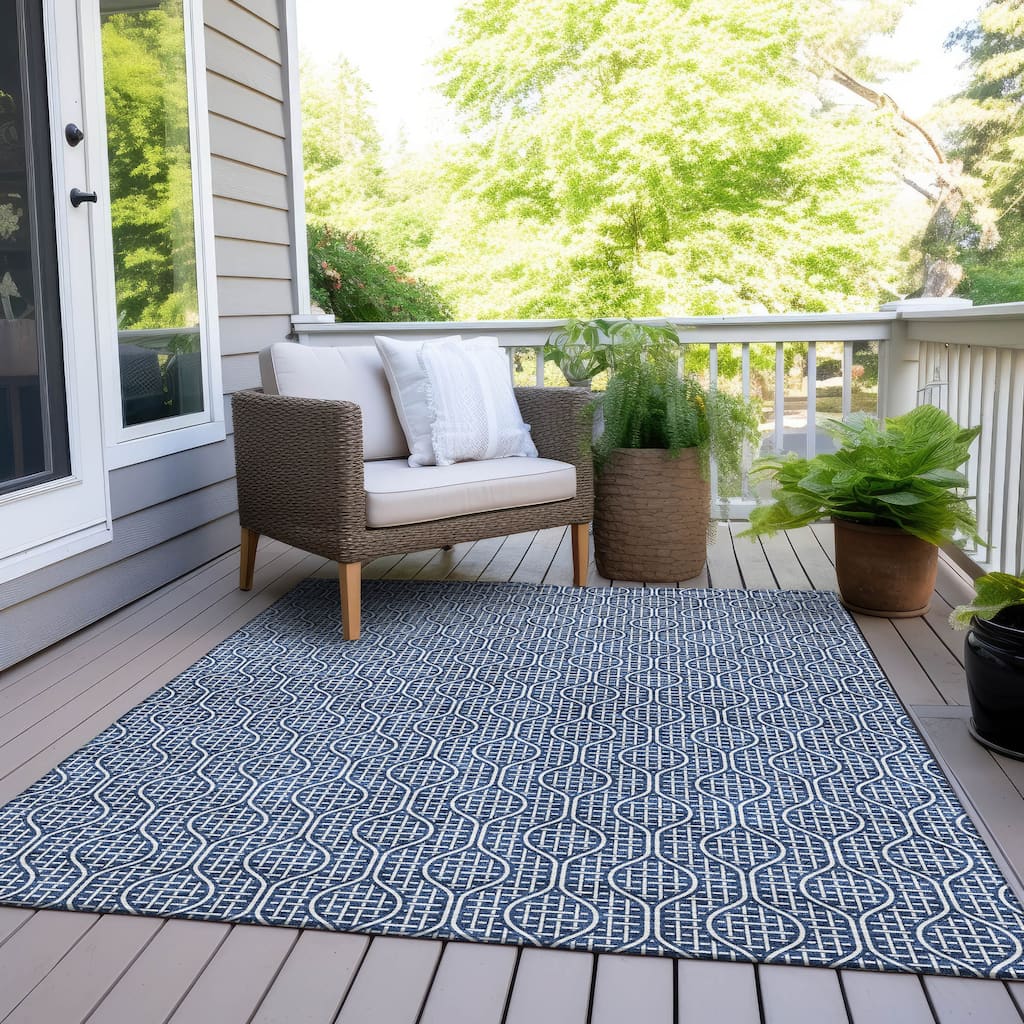Machine Washable Indoor/ Outdoor Chantille Criss Cross Geo Rug