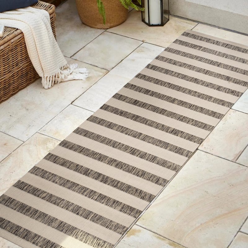 JONATHAN Y Tavira Wide Stripe Indoor/Outdoor Area Rug