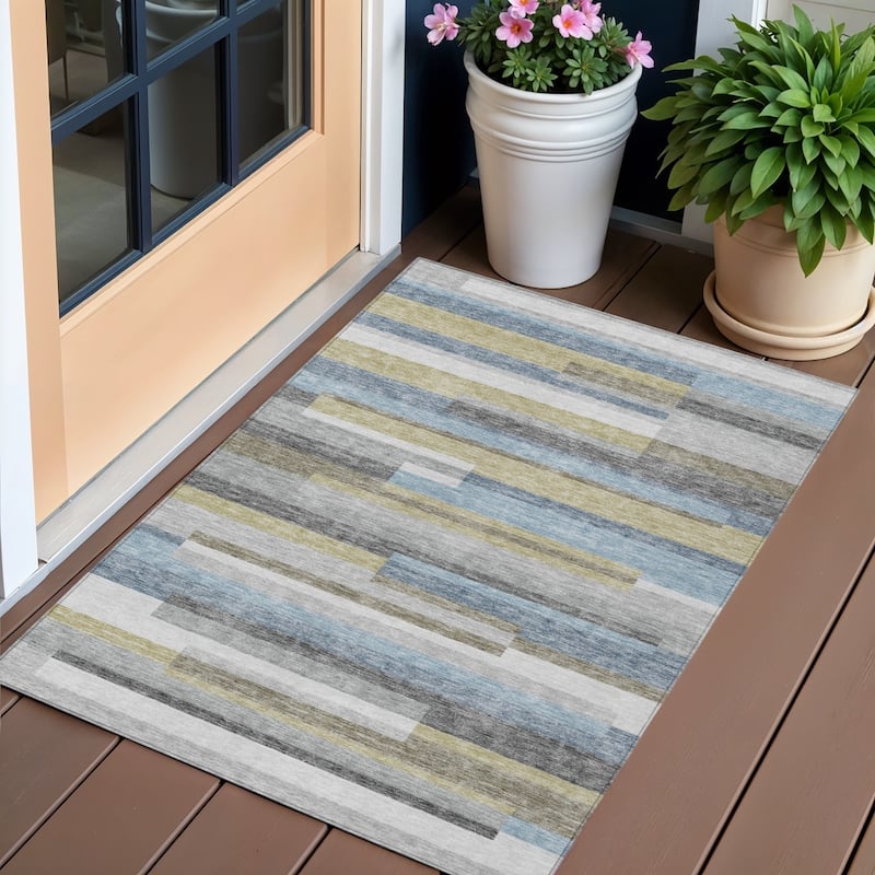 HomeRoots Striped Transitional Rectangle Outdoor Rug - 3' x 5'