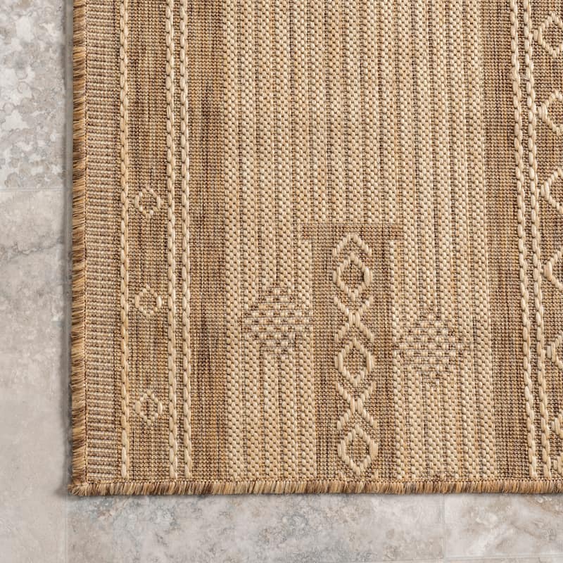 Nuloom Leigh Ethnic Stripes Indoor/Outdoor Area Rug