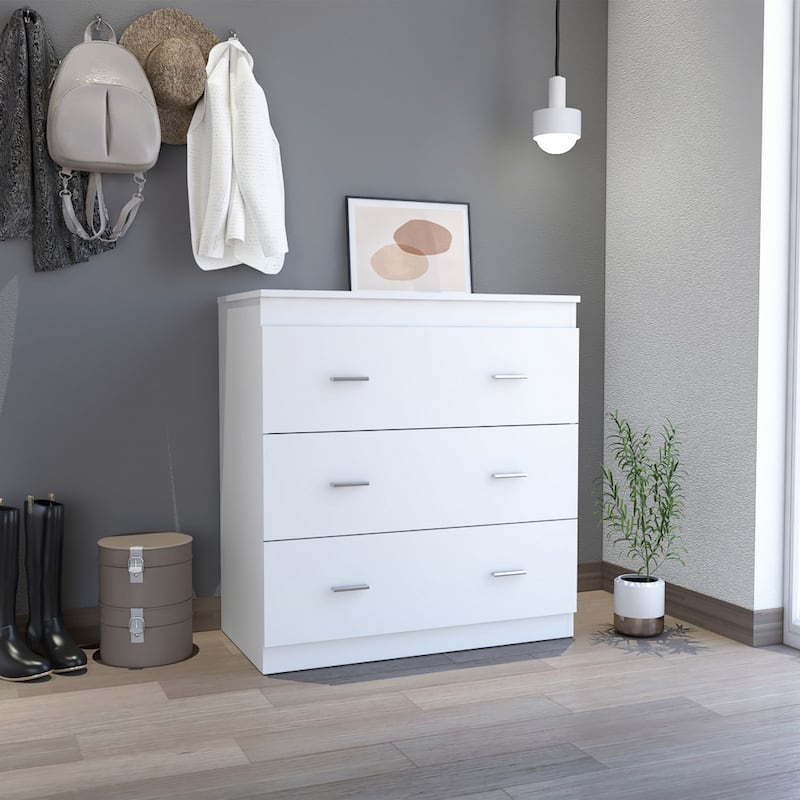 HomeRoots 32" White Six Drawer Standard Dresser