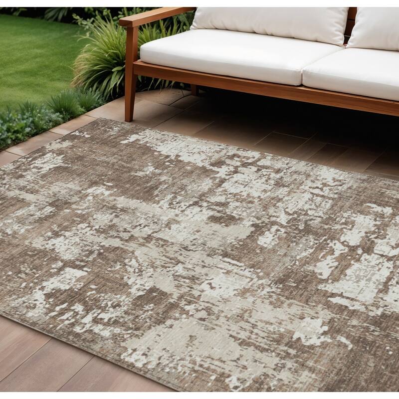 HomeRoots Abstract Transitional Rectangle Outdoor Rug - 8' X 10'