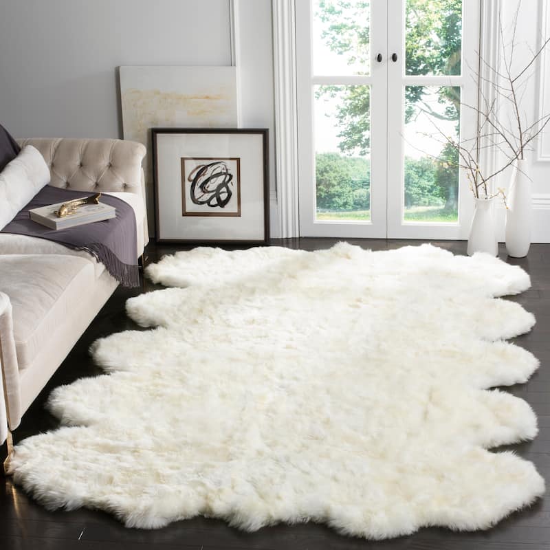 SAFAVIEH Handmade Sheepskin Aybek Genuine Pelt Rug - 6'  x  9' - Natural/White - Hide-Shaped