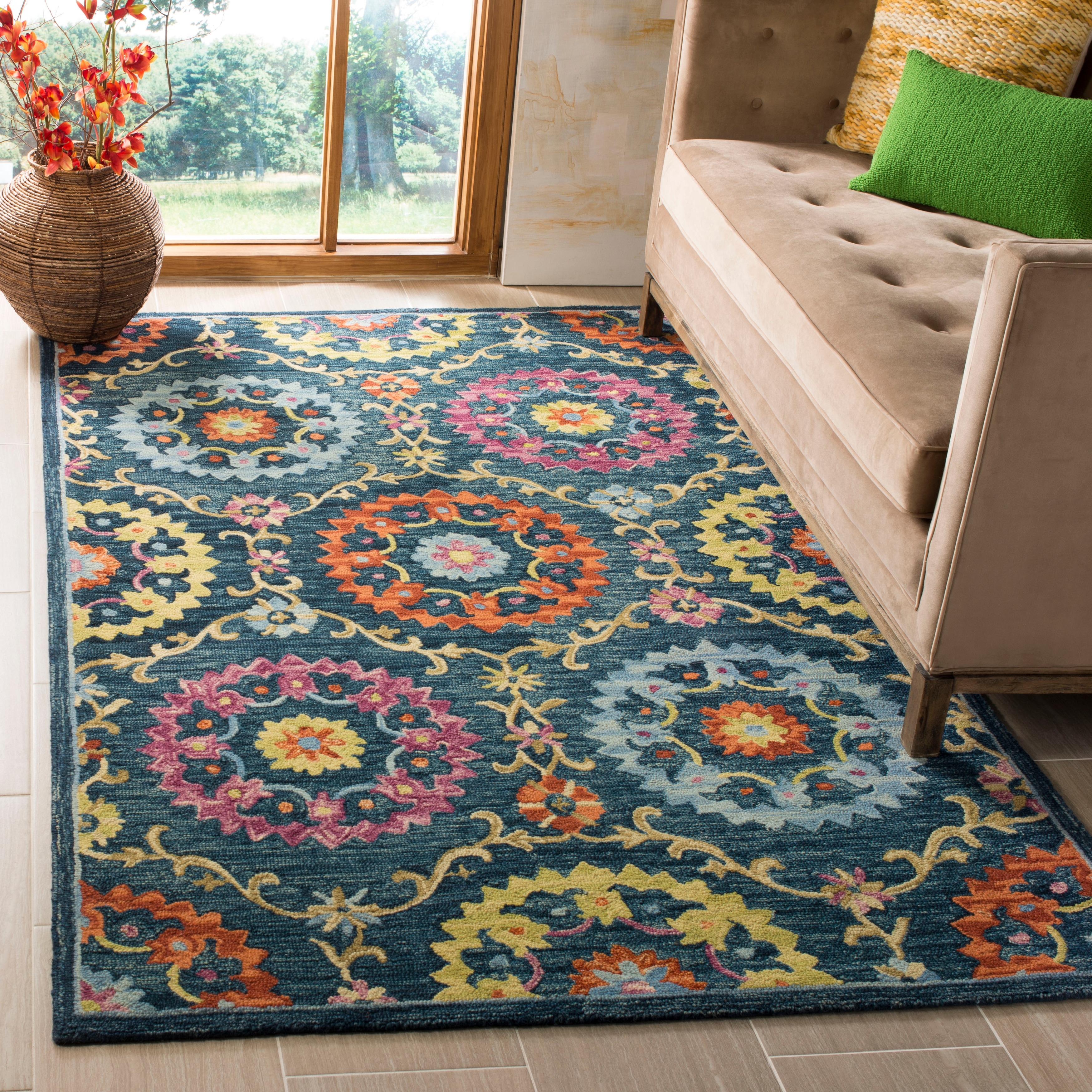 SAFAVIEH Handmade Suzani Florane Boho Tribal Wool Rug