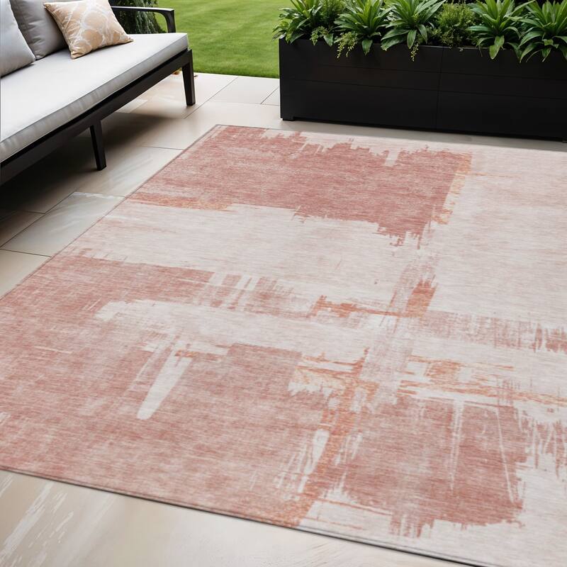 HomeRoots Abstract Traditional Rectangle Outdoor Rug - 5' X 8'