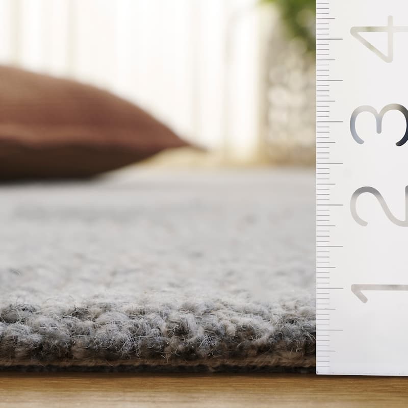 SAFAVIEH Handmade Harvest Chinami Wool Rug