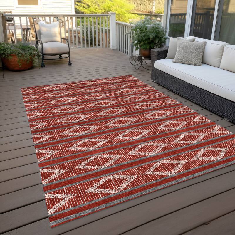 Machine Washable Indoor/ Outdoor Diamond Stripe Chantille Rug