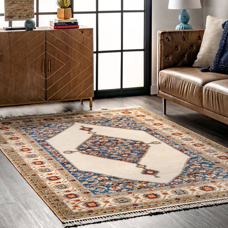 Nuloom Halley Floral Medallion Area Rug - 3' x 5' - Ivory - Rectangle