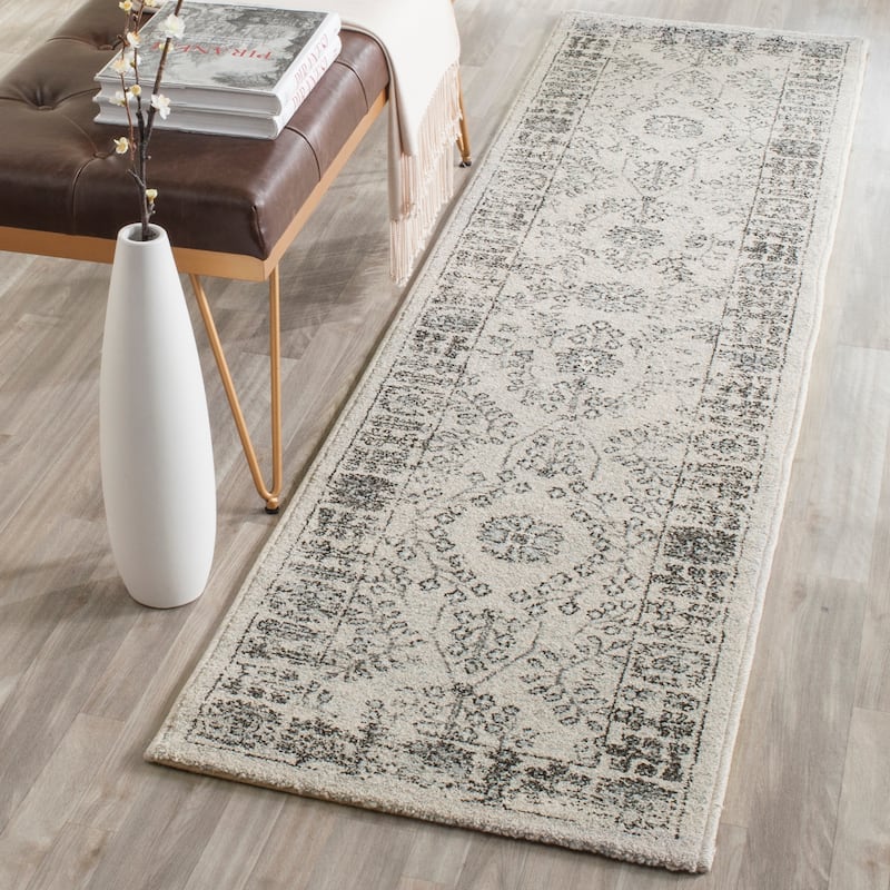 SAFAVIEH Carmel Zettie Vintage Boho Distressed Oriental Rug