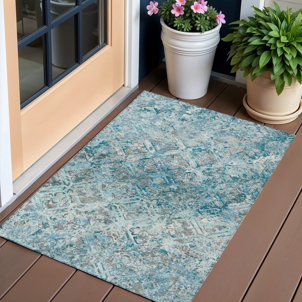 HomeRoots Geometric Transitional Rectangle Outdoor Rug