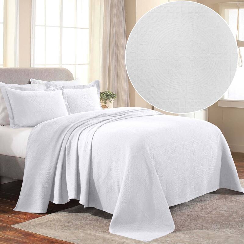 Superior Fleur De Lis Cotton Decorative Bedspread Set - White - Full