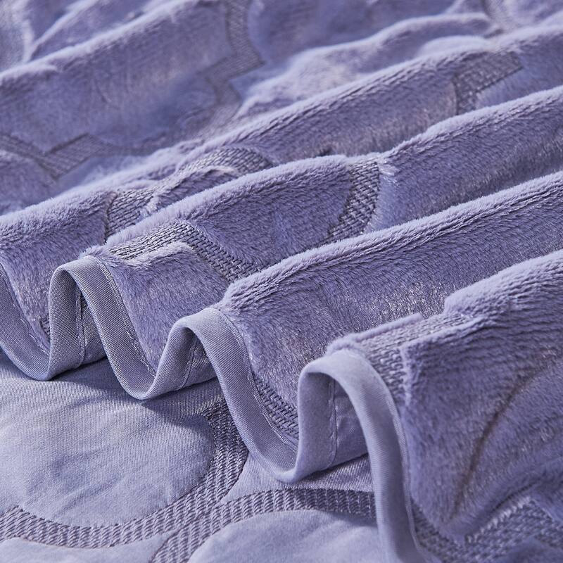 FauxFur Moroccan Design 7-piece Embroidered Quilt Set