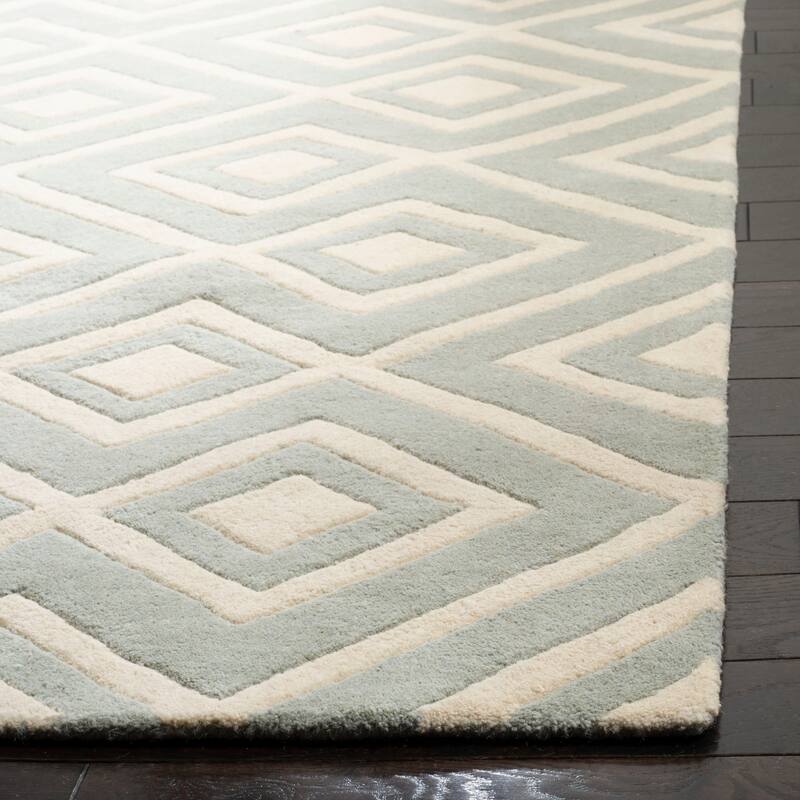 SAFAVIEH Handmade Chatham Evda Modern Moroccan Wool Rug