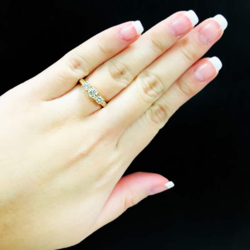 Auriya 14k Gold 3-Stone Round Diamond Engagement Ring 1ctw (J-K, I1-I2)