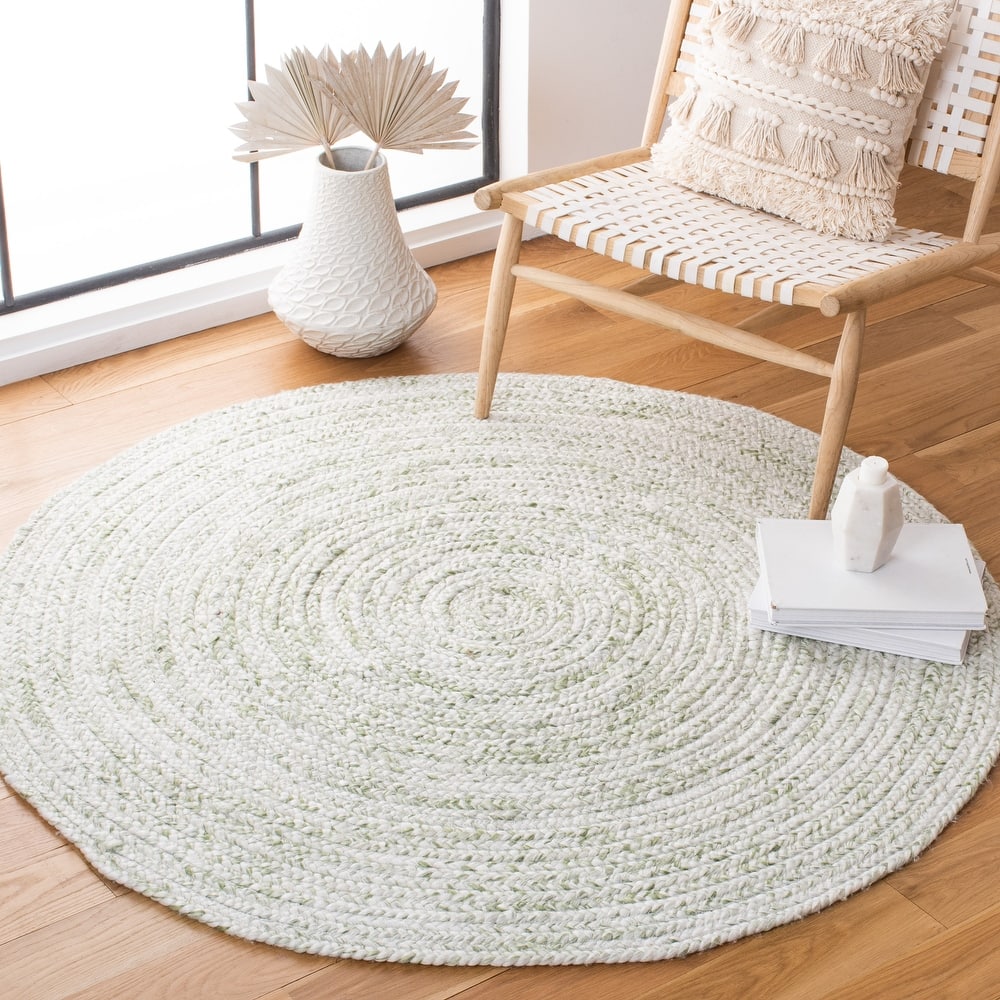 SAFAVIEH Handmade Braided Malene Round Rug