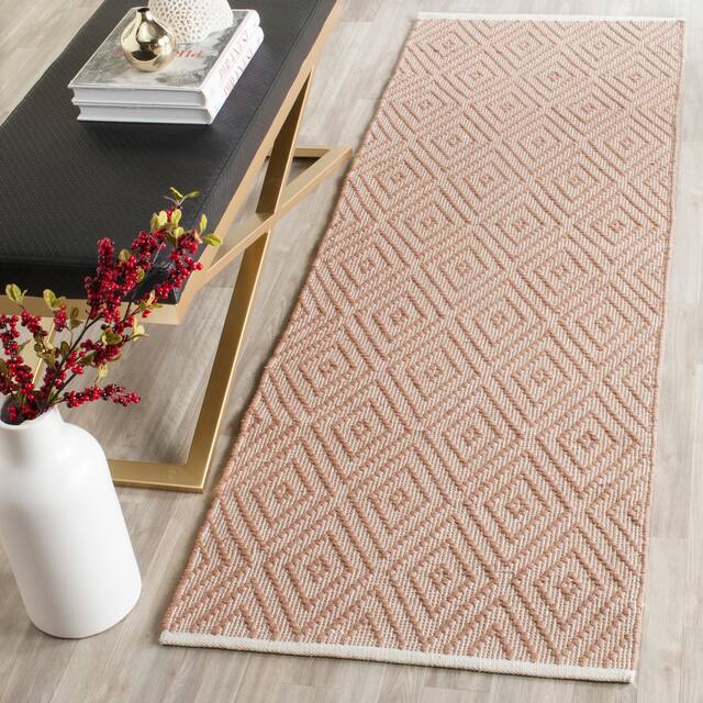 SAFAVIEH Handmade Flatweave Montauk Shkurte Cotton Rug - 2'3" x 7' Runner - Beige/Ivory