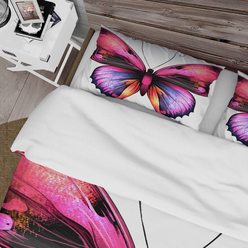 Designart 'Bright Pink Butterfly Portrait' Modern Duvet Cover Comforter Set